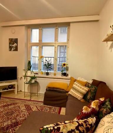 Lovely Apartment In The Centre, Street Level And Inner Yard Helsinki Exterior photo